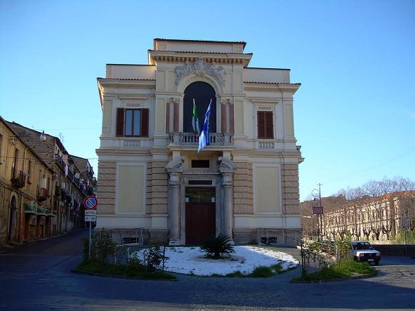 ex Banca piazza Valdesi